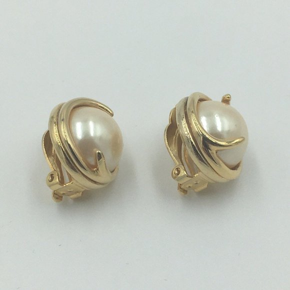 RICHELIEU Round Faux PEARL Cabochon GOLD Tone Vintage Clip-on EARRINGS, NEW - Picture 2 of 6
